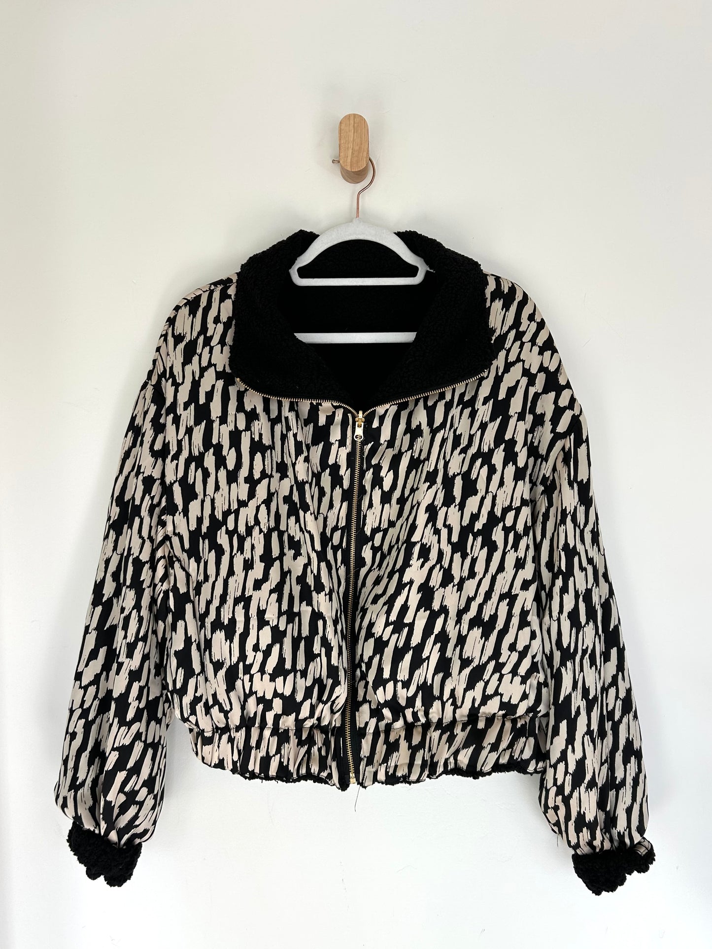 B&W Raindrop Reversible Jacket