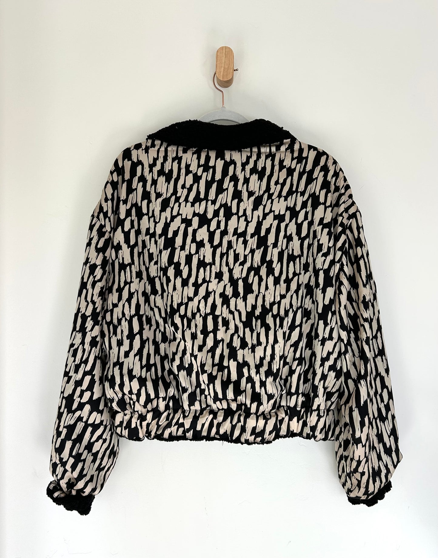 B&W Raindrop Reversible Jacket